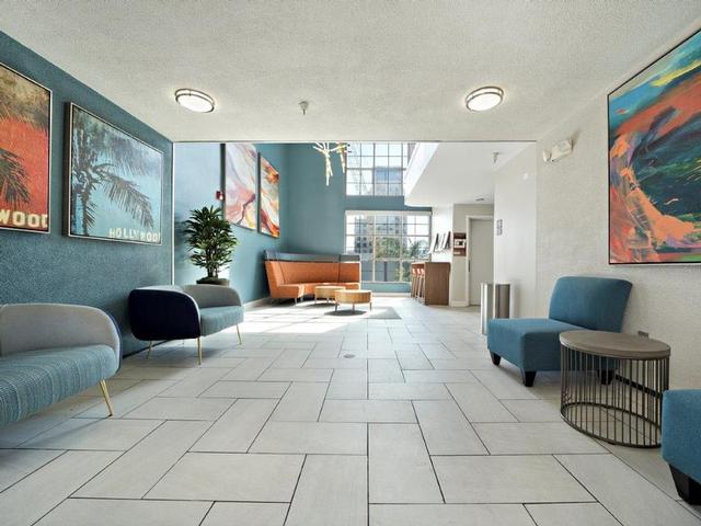 Avenue 5 Residential