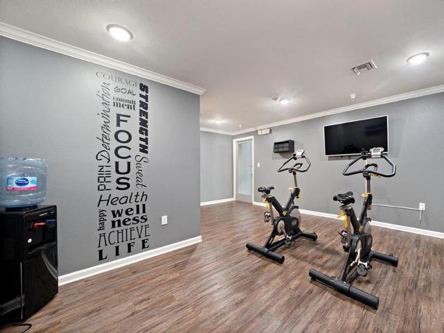 Avenue 5 Residential