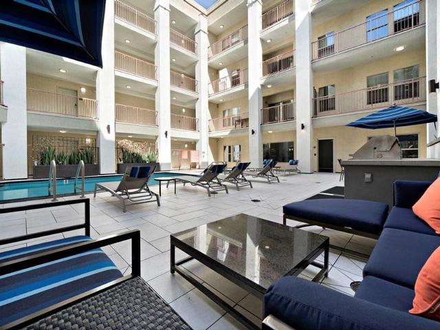 Avenue 5 Residential