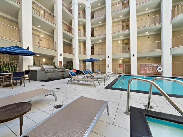 Avenue 5 Residential
