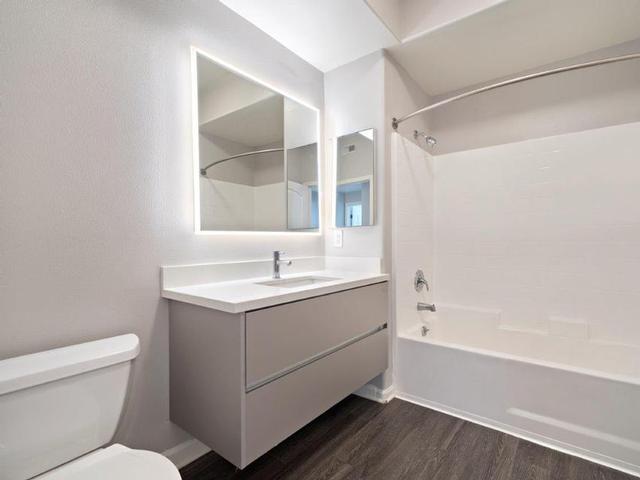 Avenue 5 Residential