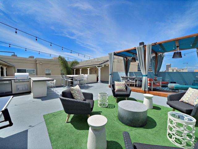Avenue 5 Residential