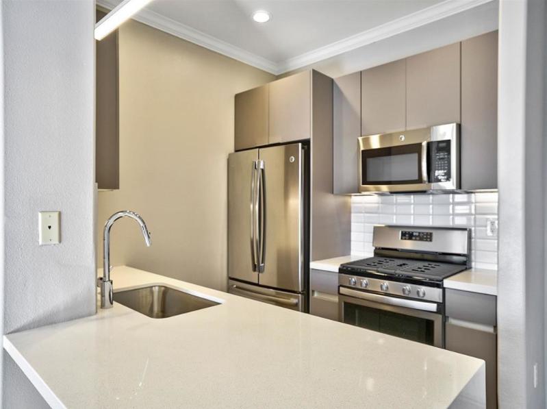 Avenue 5 Residential