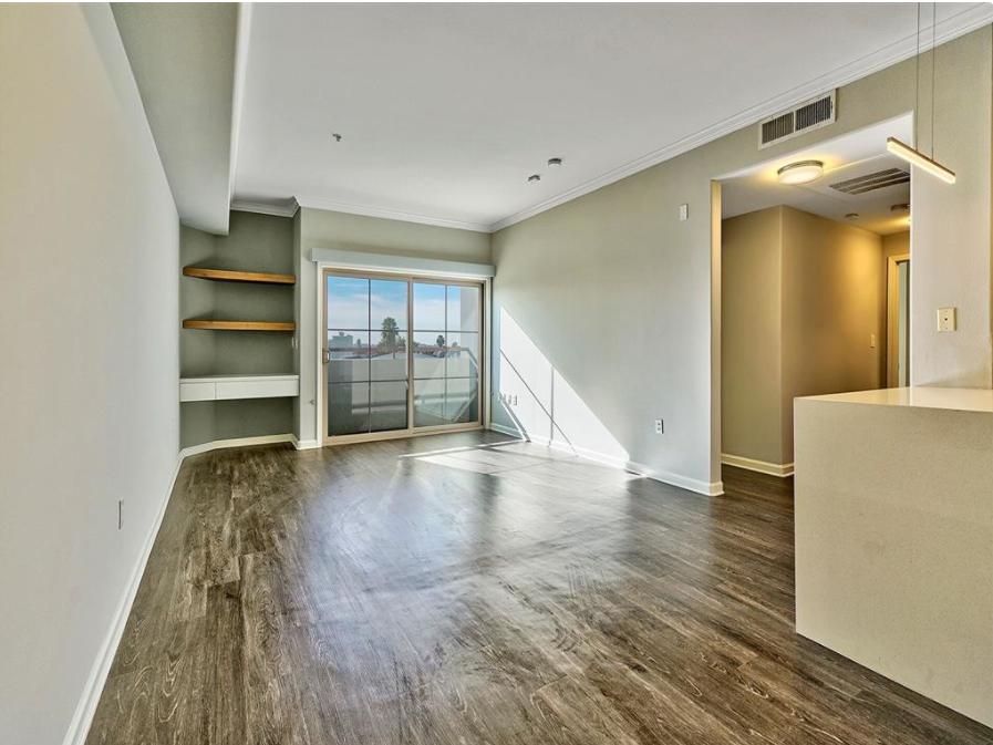 Avenue 5 Residential
