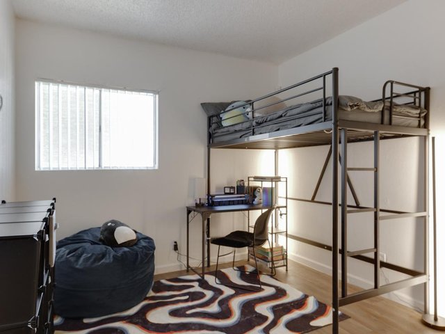 Property Tour Photo 4