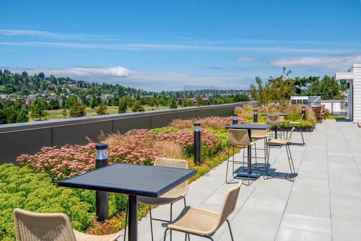 Avenue 5 Residential