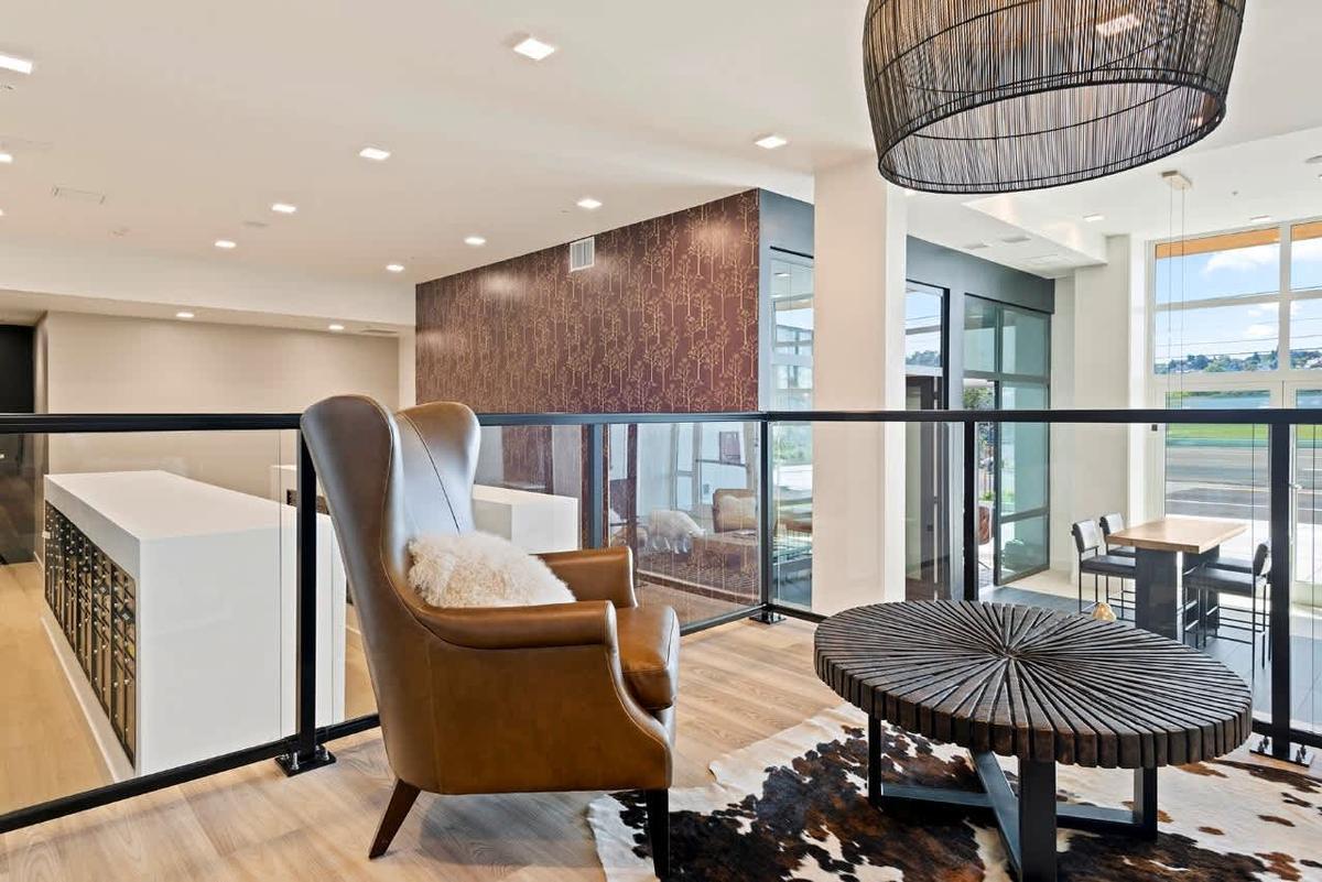 Avenue 5 Residential