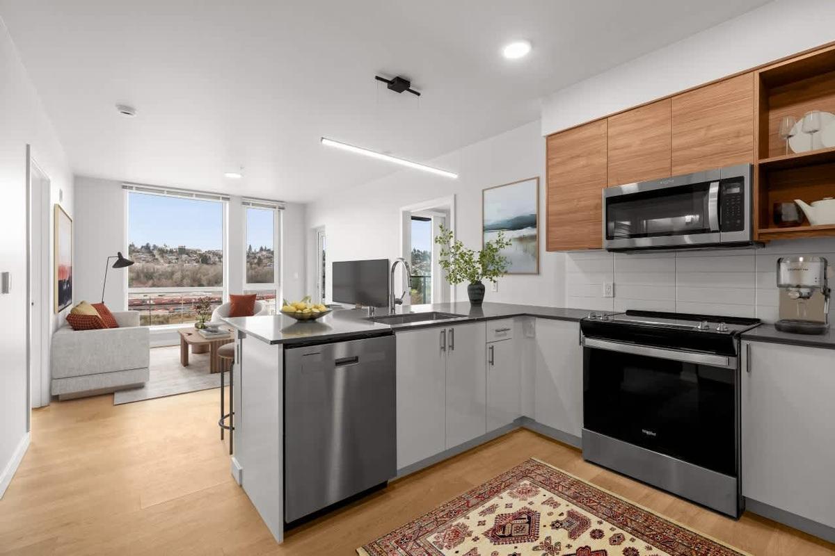 Avenue 5 Residential