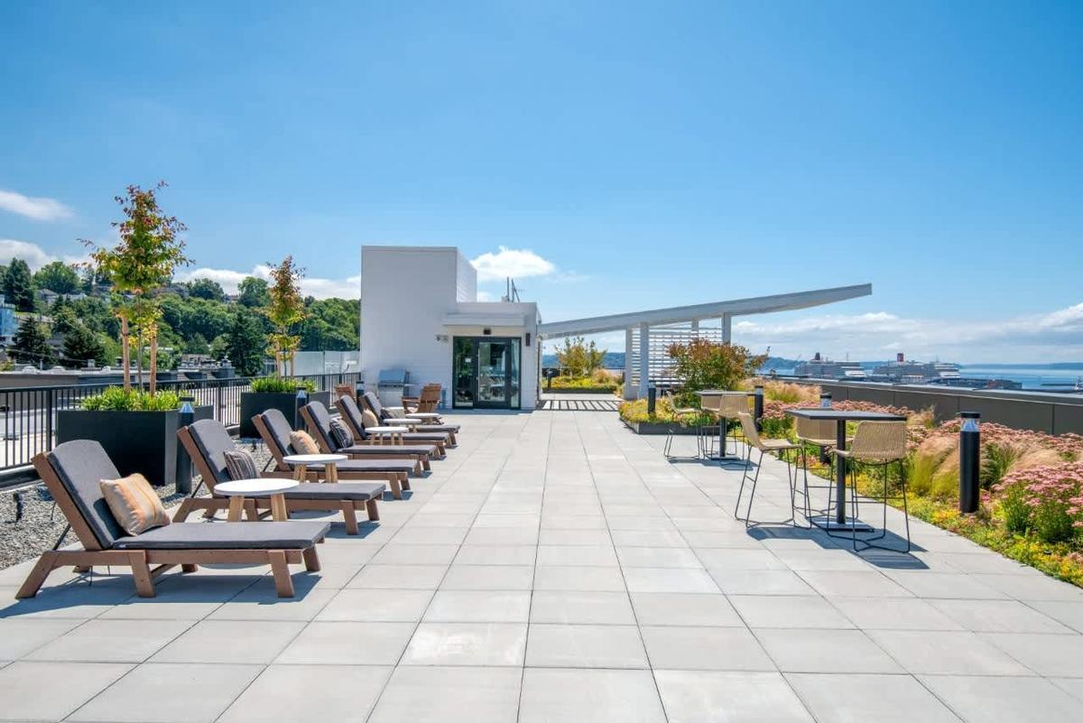 Avenue 5 Residential