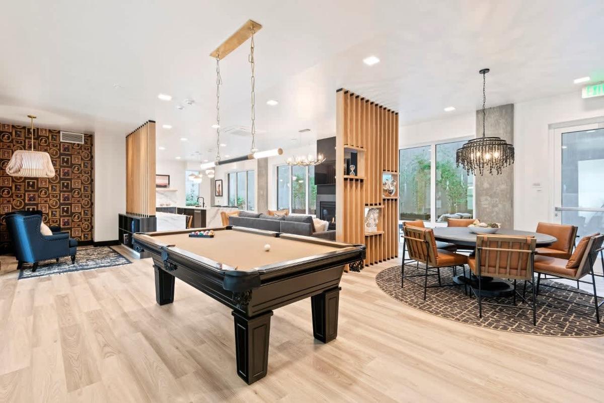 Avenue 5 Residential