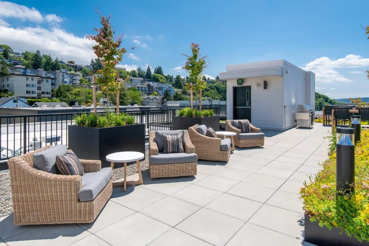 Avenue 5 Residential