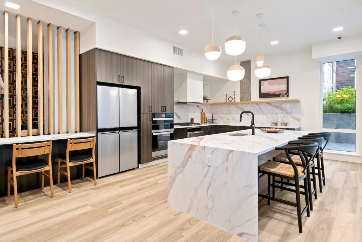 Avenue 5 Residential