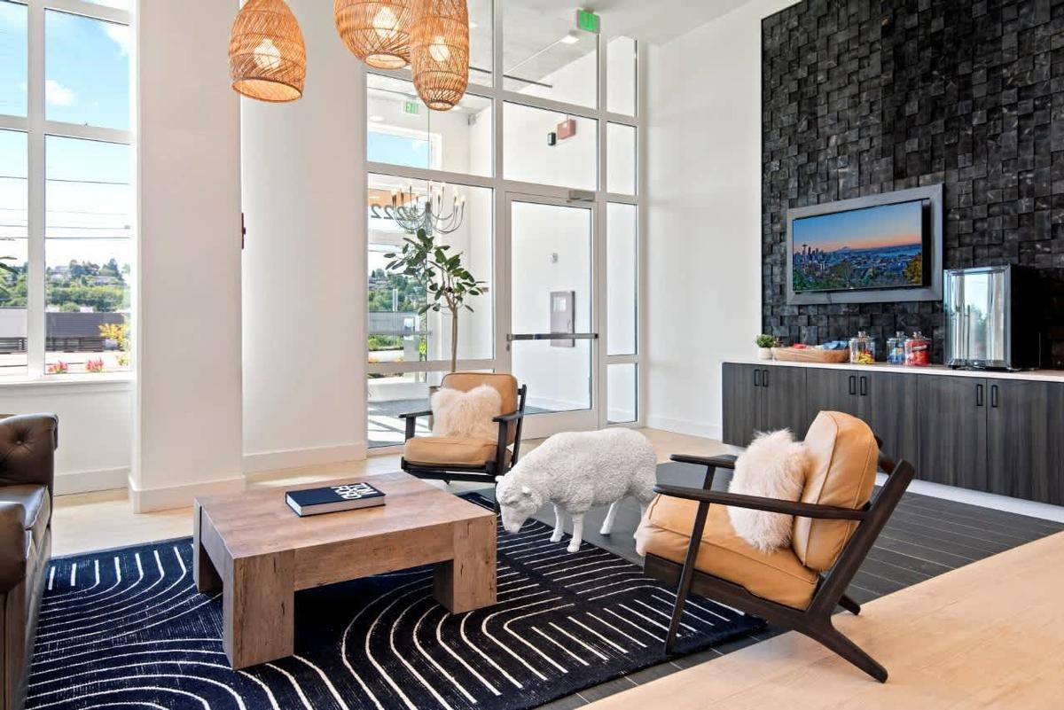 Avenue 5 Residential