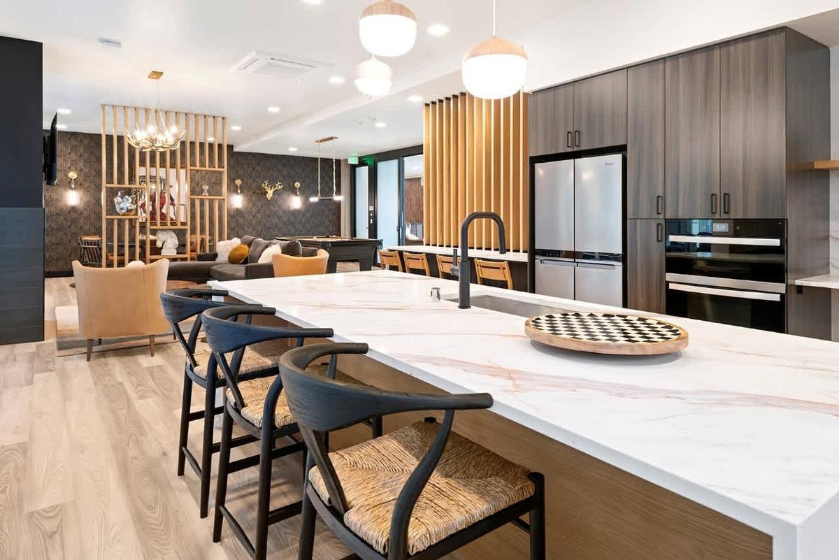 Avenue 5 Residential