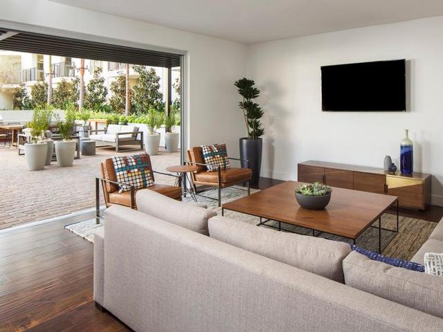 Avenue 5 Residential
