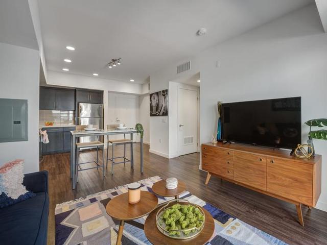 Avenue 5 Residential