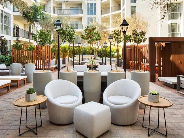 Avenue 5 Residential