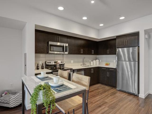 Avenue 5 Residential