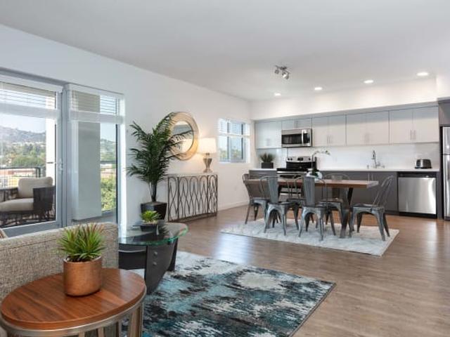 Avenue 5 Residential