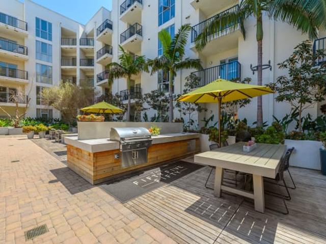 Avenue 5 Residential