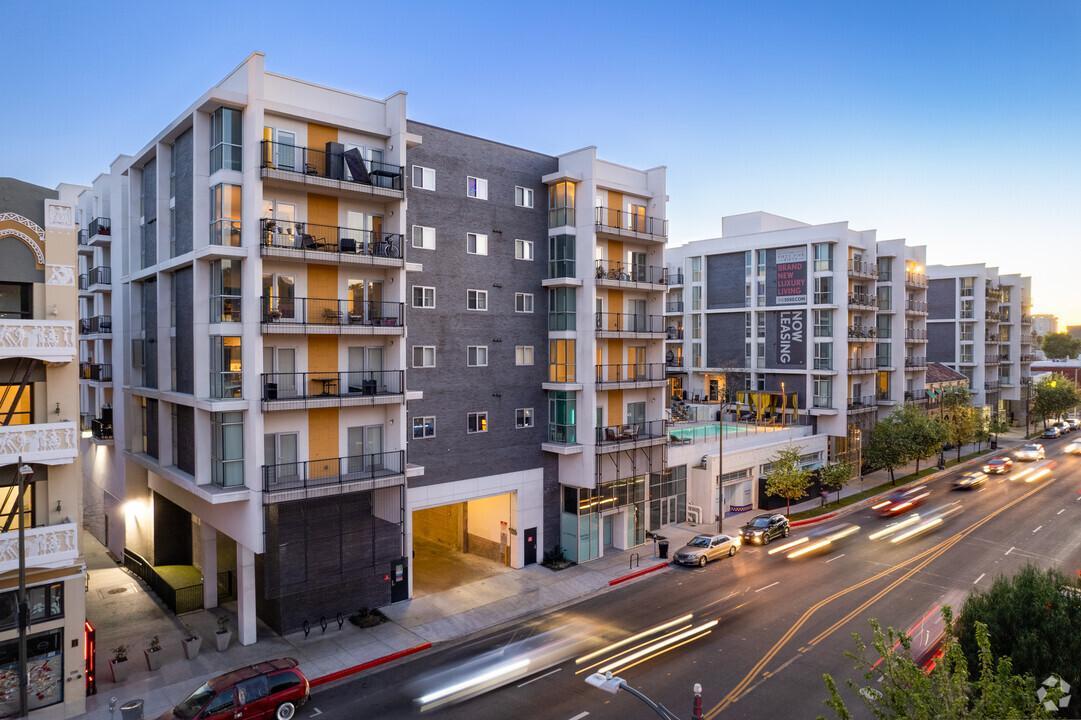 Avenue 5 Residential