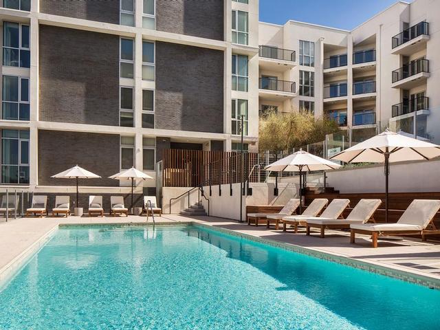 Avenue 5 Residential