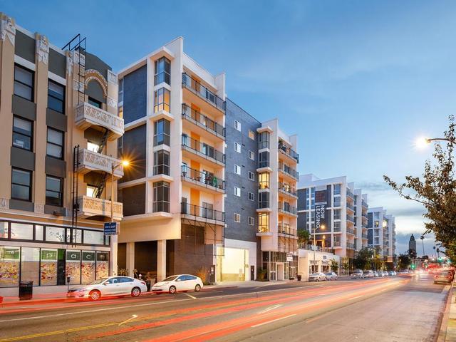 Avenue 5 Residential