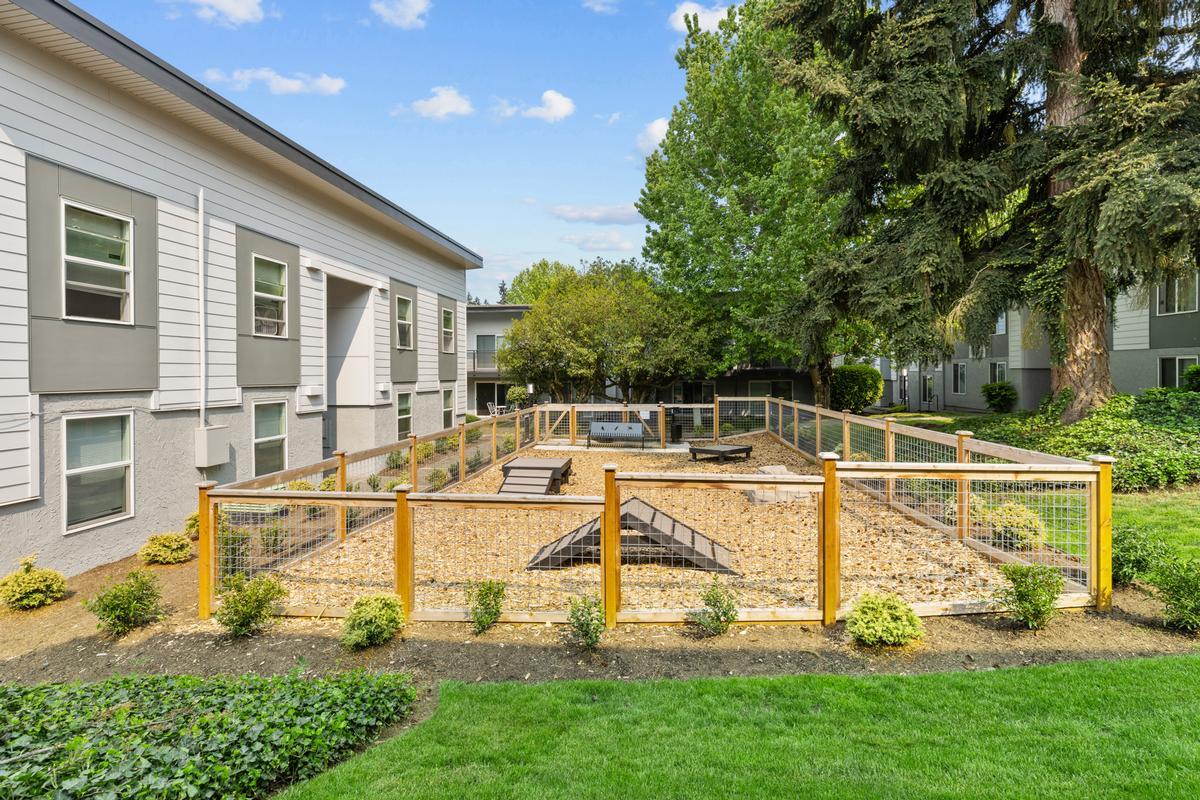 Avenue 5 Residential