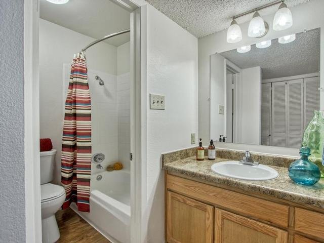 Property Tour Photo 23