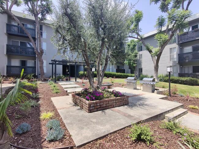 Avenue 5 Residential