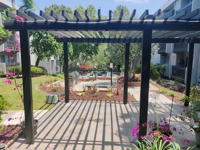 Avenue 5 Residential