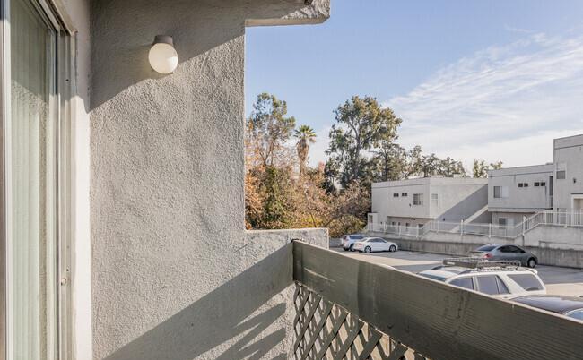 Avenue 5 Residential